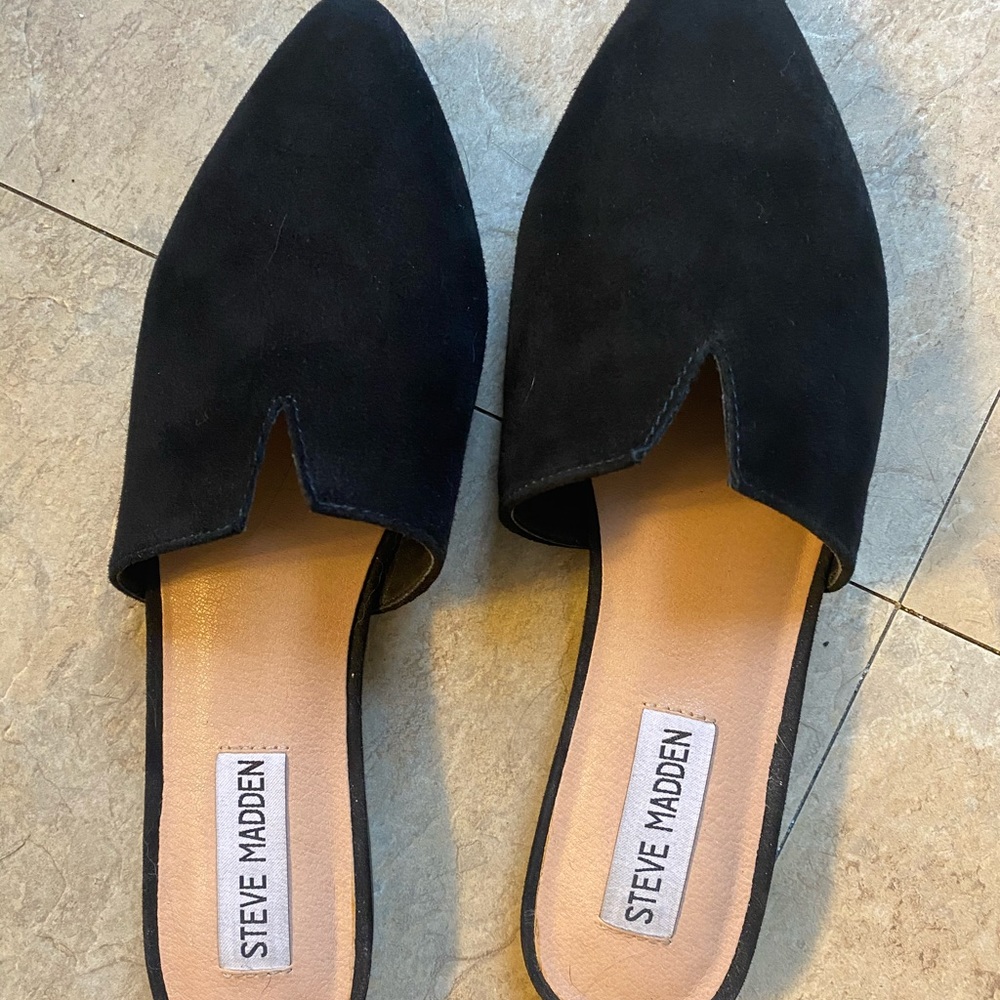 Suede Steve Madden mules!